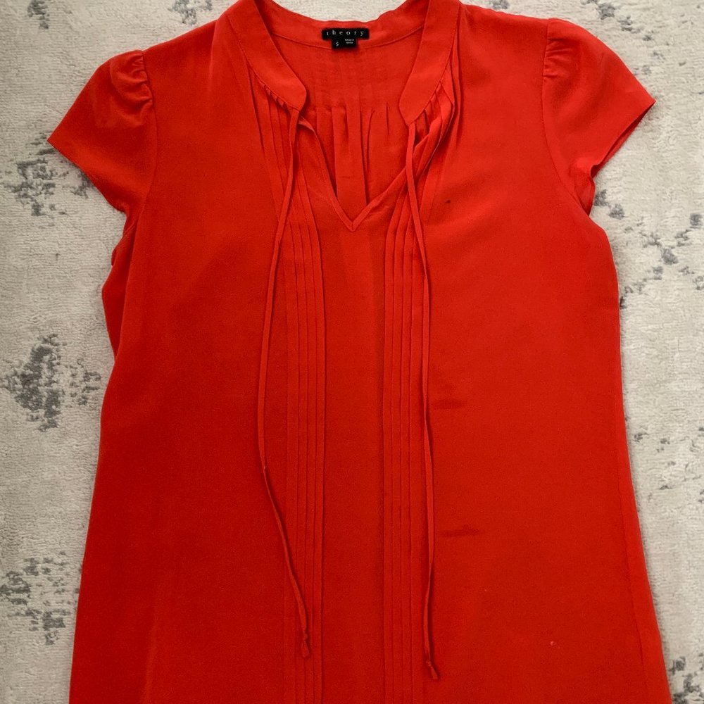 Theory short-sleeved 100% silk blouse